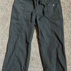 Ladies Eddie Bauer Casual Dark Gray Cropped Cargo Pants Great Condition Sz 12